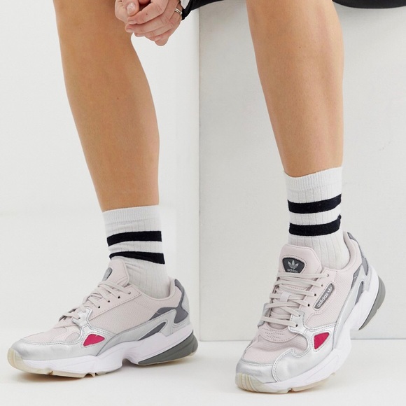 🆕 | 💕 Adidas Falcons - Picture 1 of 14